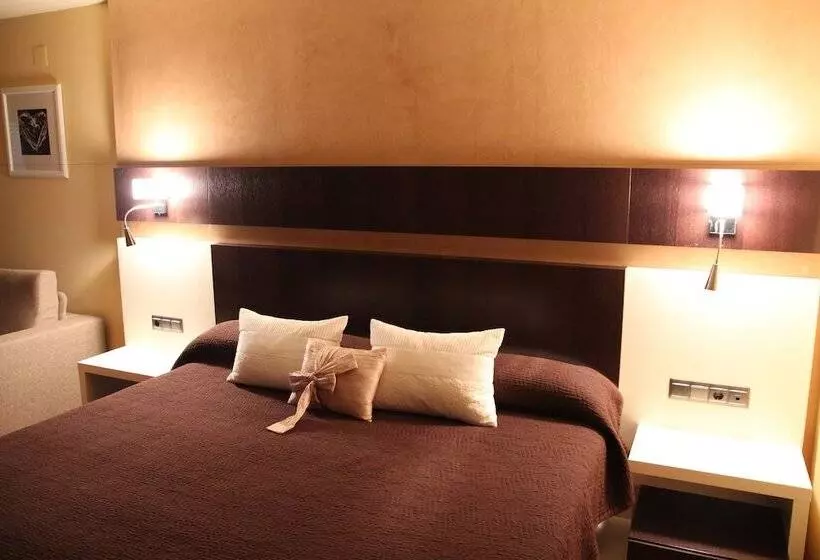 Fotos del hotel Villa De Andosilla:  11