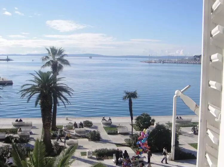 Fotos del hotel Kastel 1700 Boutique:  23