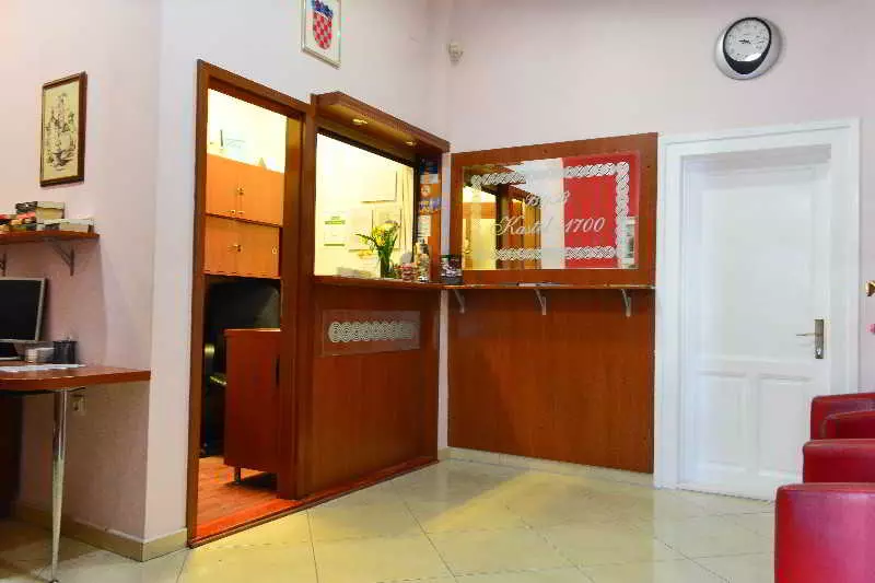 Fotos del hotel Kastel 1700 Boutique:  11