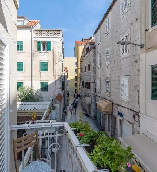 Fotos del hotel Rooms Gold:  13