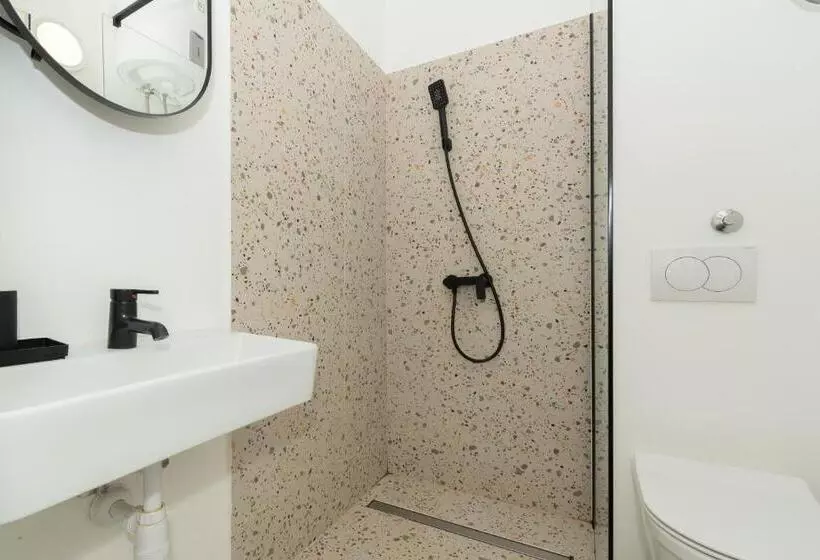 Fotos del hotel Rooms Gold:  5