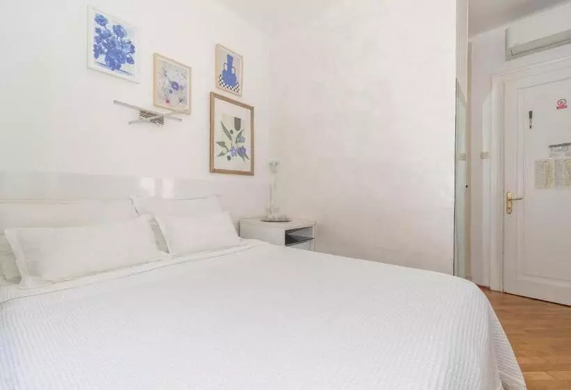 Fotos del hotel Rooms Gold:  21