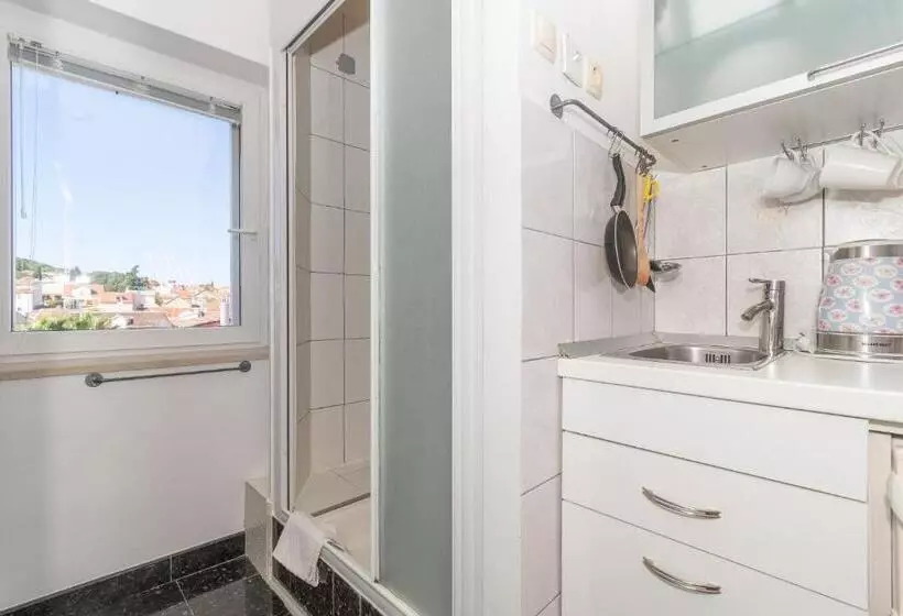 Fotos del hotel Rooms Gold:  18