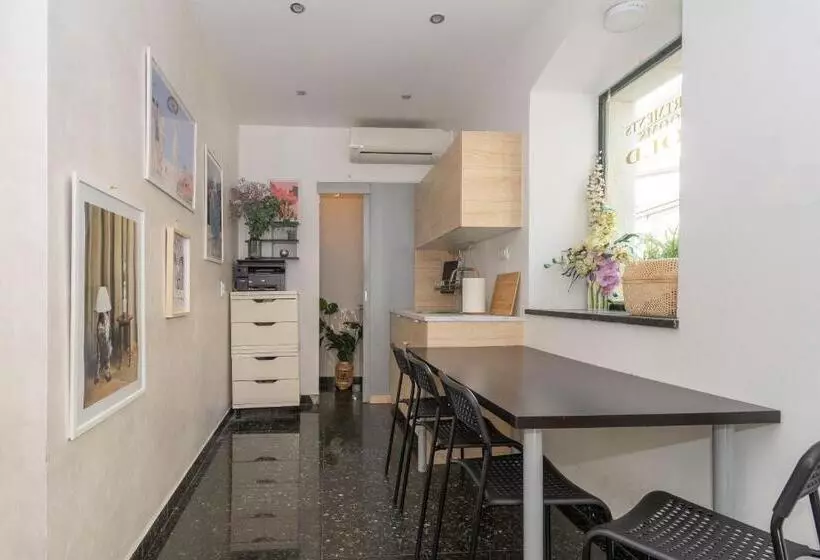 Fotos del hotel Rooms Gold:  9