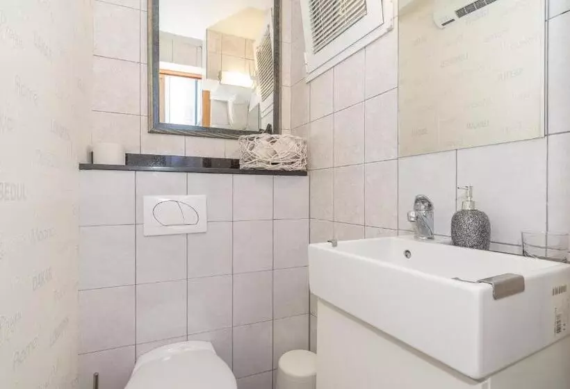 Fotos del hotel Rooms Gold:  14