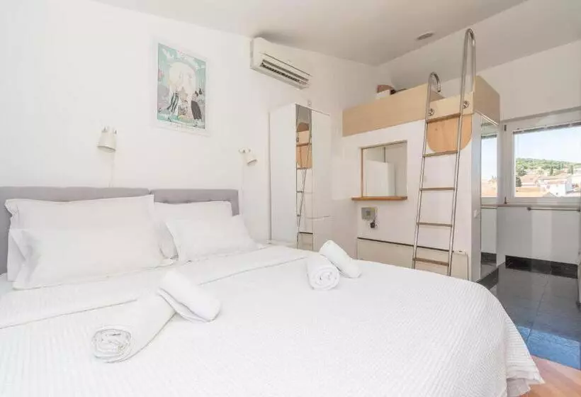 Fotos del hotel Rooms Gold:  20