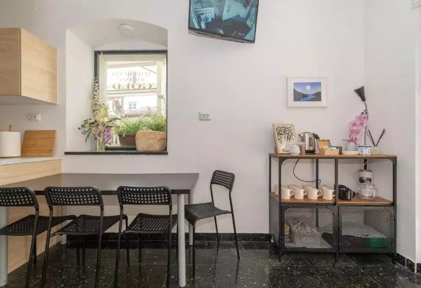 Fotos del hotel Rooms Gold:  2