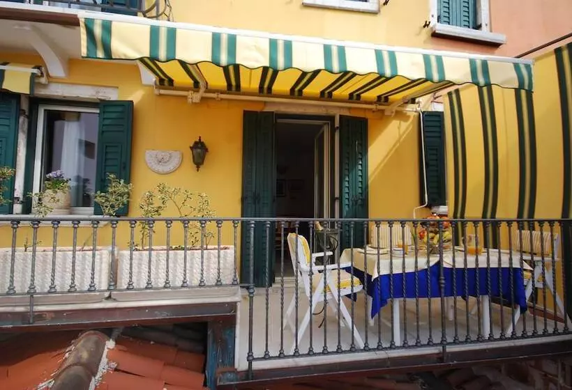 Fotos del hotel Villa Tuttorotto:  11