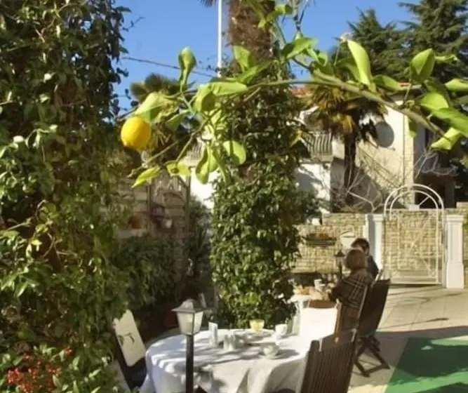 Fotos del hotel Vila Lili:  18