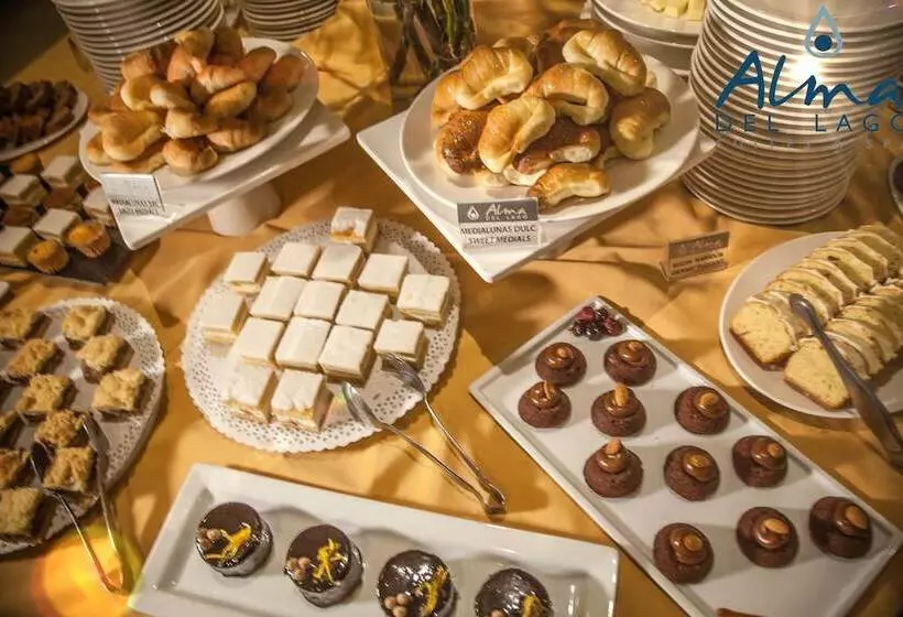 Fotos del hotel Alma Del Lago Suites & Spa:  21