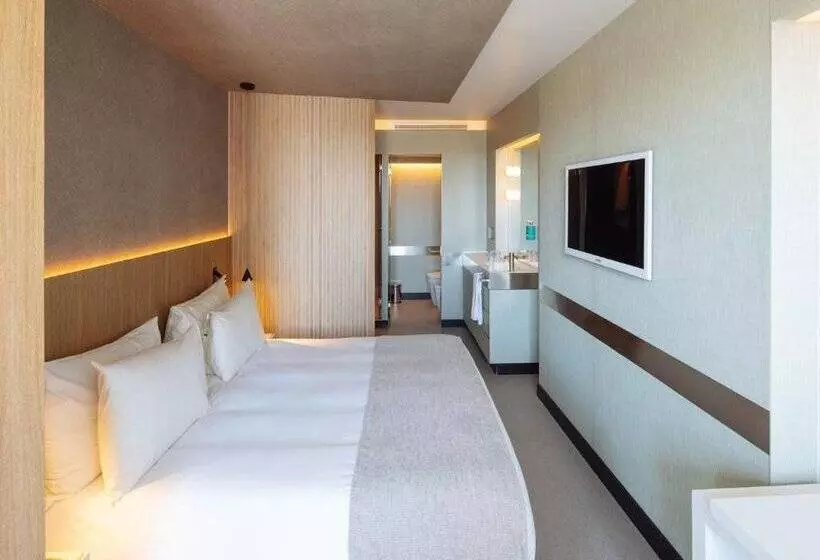 The Mirror Barcelona