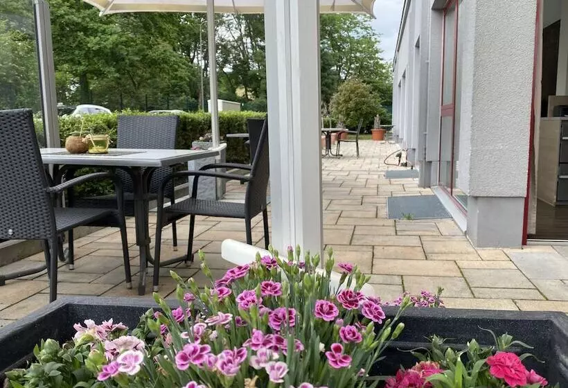 Fotos del hotel Rödelheimer Hof - Am Wasserturm:  5