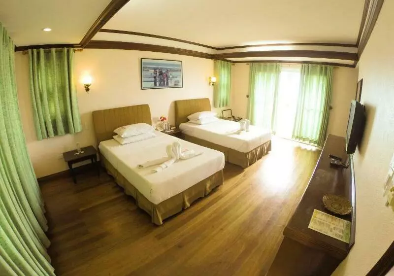 Fotos del hotel Pangil Beach Resort:  9