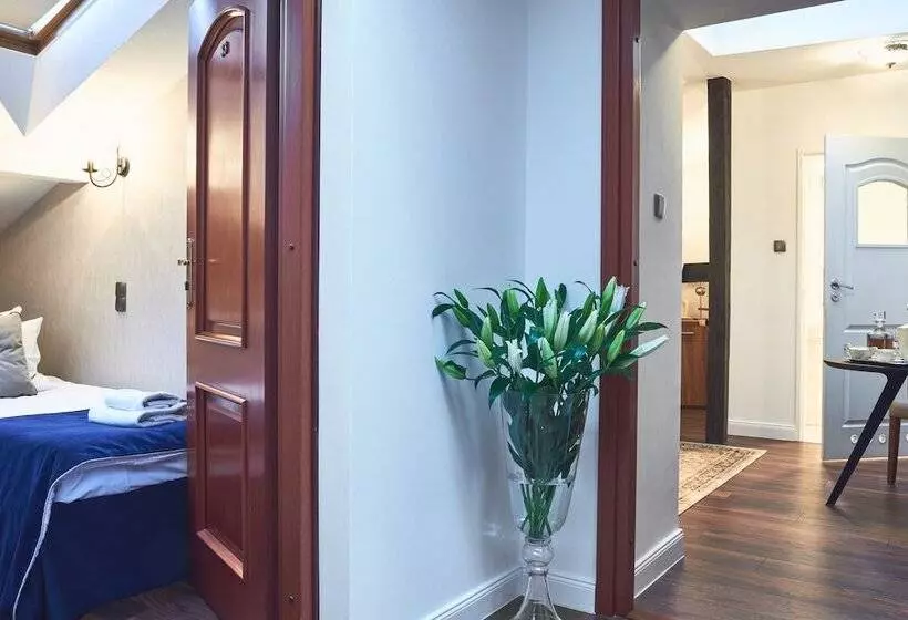 Fotos del hotel Nobilton:  8