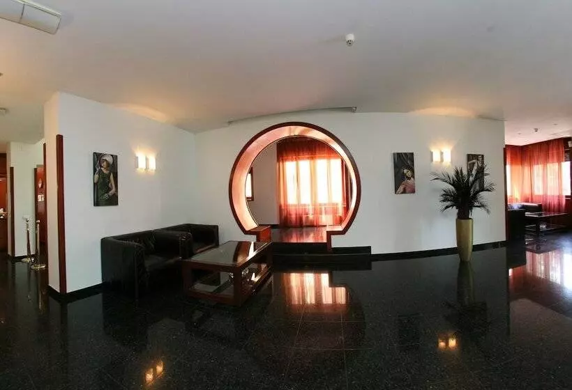 Fotos del hotel Savoy:  2