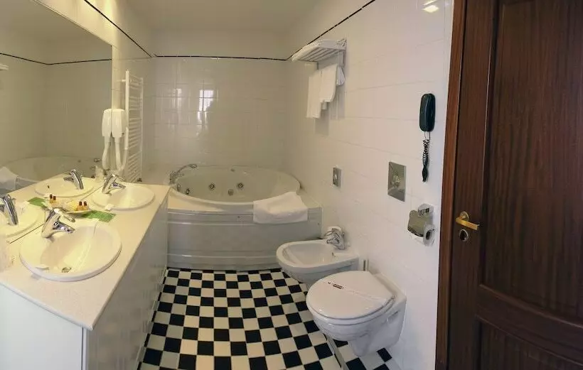 Fotos del hotel Savoy:  17