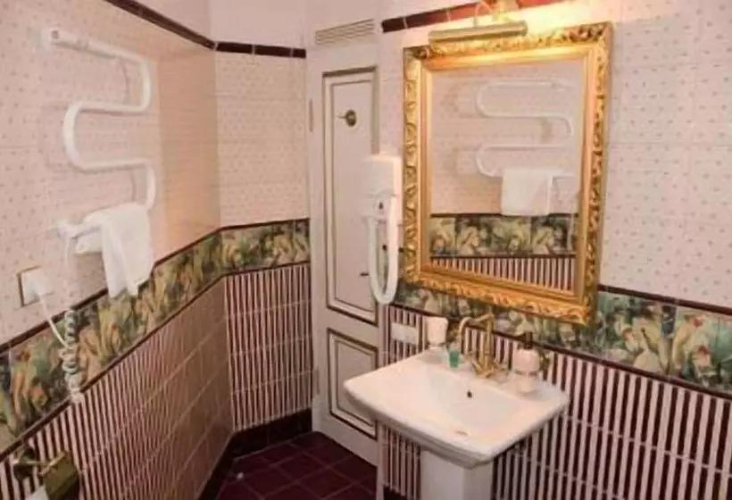 Fotos del hotel Royal City:  5