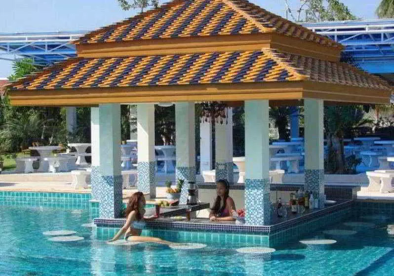 Fotos del hotel Chalong Beach Hotel & Spa:  2