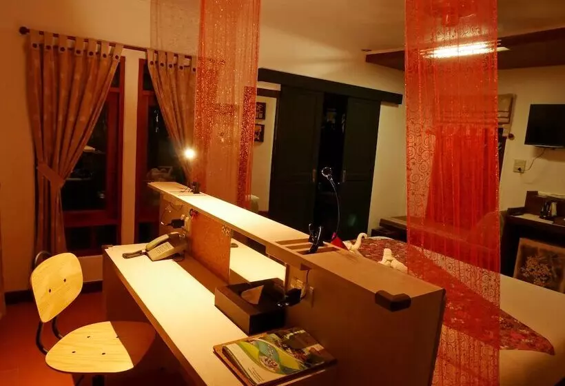 Fotos del hotel Bangtao Beach Chalet:  10