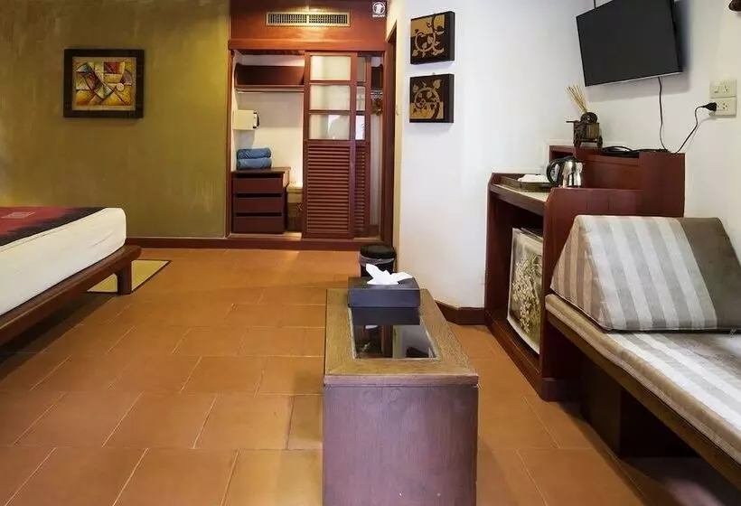 Fotos del hotel Bangtao Beach Chalet:  2