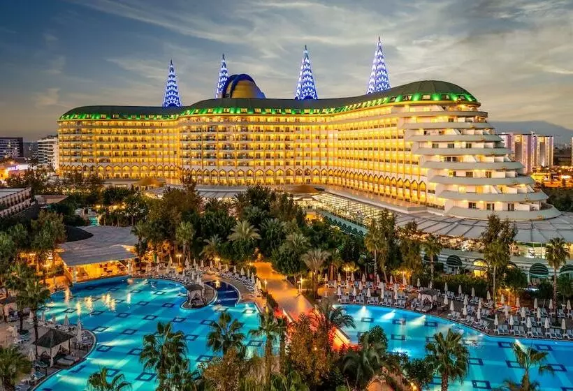 Delphin Imperial Lara