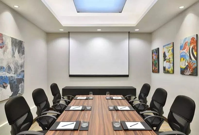 Fotos del hotel Four Points By Sheraton Navi Mumbai, Vashi:  10