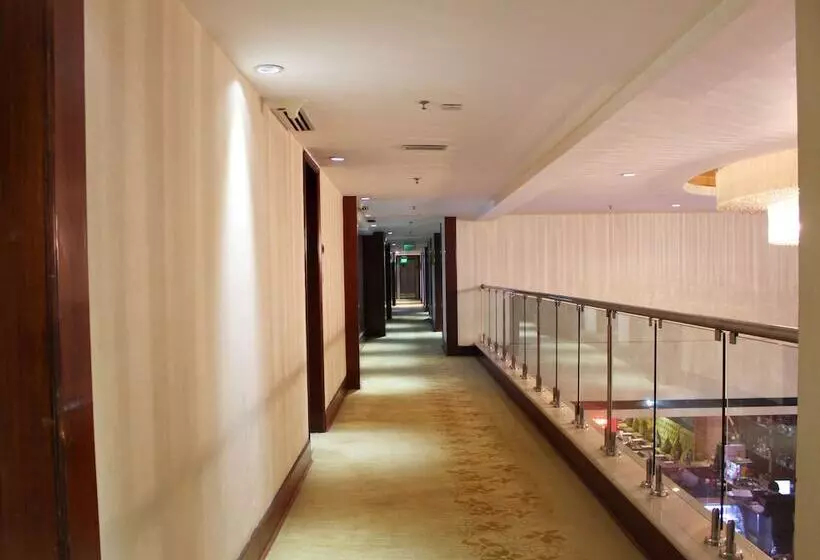 Fotos del hotel Skycity Hotel Gurgaon:  4