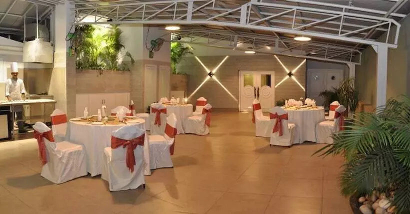 Fotos del hotel The Central Court:  9