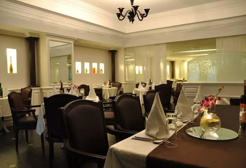 Fotos del hotel The Central Court:  23