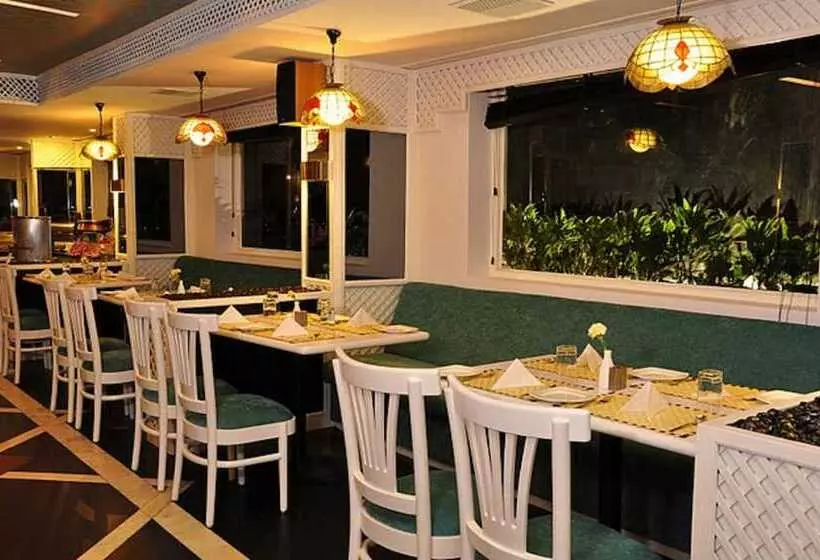 Fotos del hotel The Central Court:  19