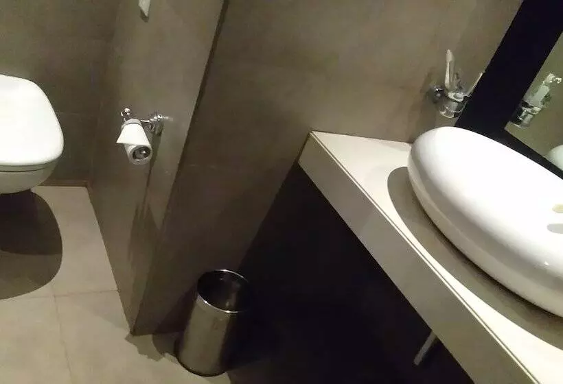 Fotos del hotel The Central Court:  21