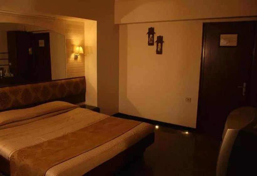 Fotos del hotel Karl Residency:  18