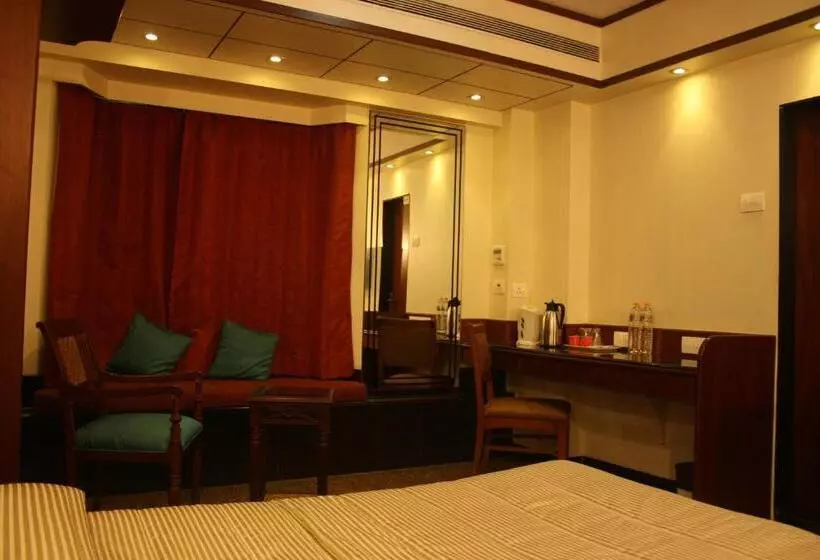 Fotos del hotel Karl Residency:  15