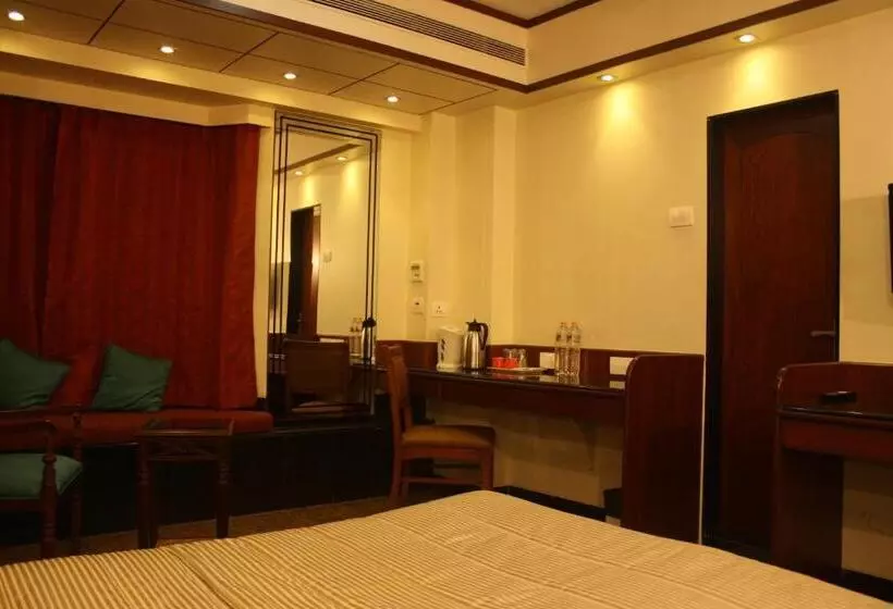 Fotos del hotel Karl Residency:  11