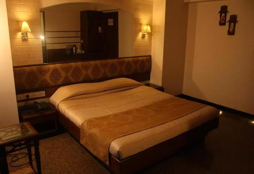 Fotos del hotel Karl Residency:  5