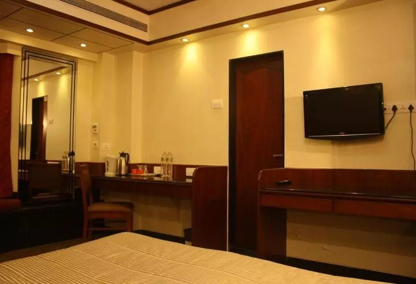 Fotos del hotel Karl Residency:  10