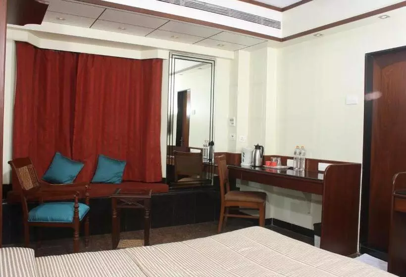 Fotos del hotel Karl Residency:  17