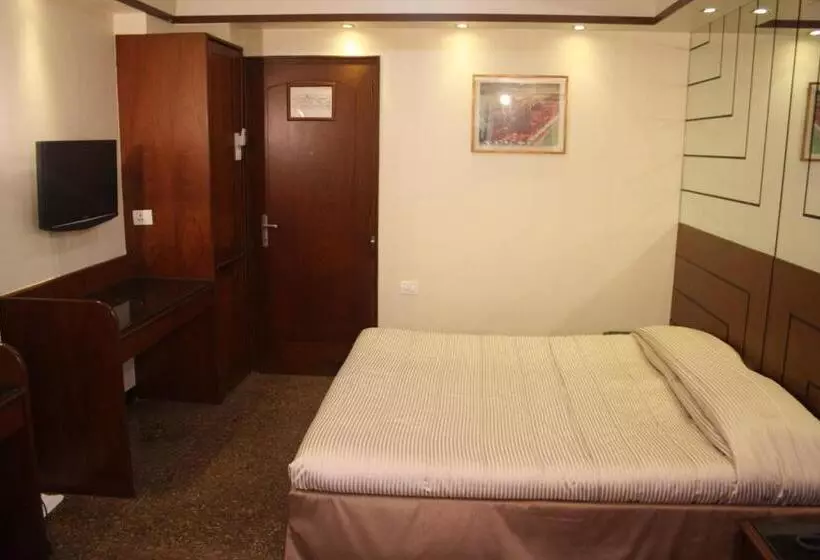 Fotos del hotel Karl Residency:  8