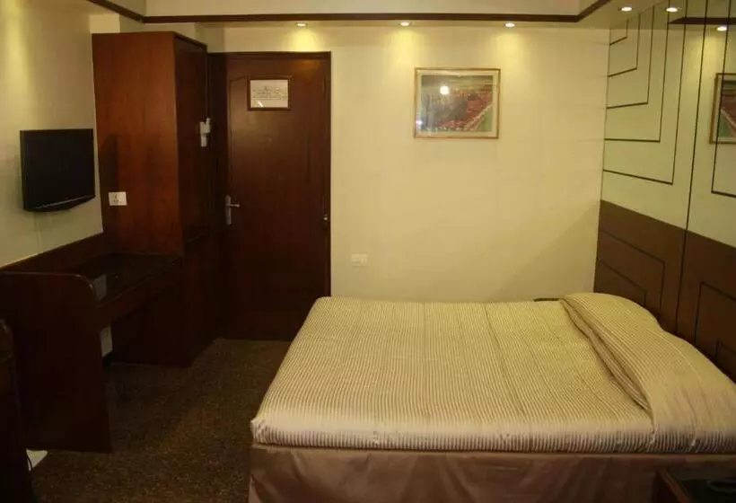 Fotos del hotel Karl Residency:  7