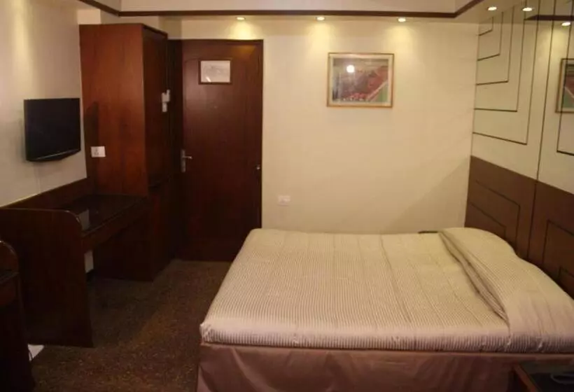 Fotos del hotel Karl Residency:  2