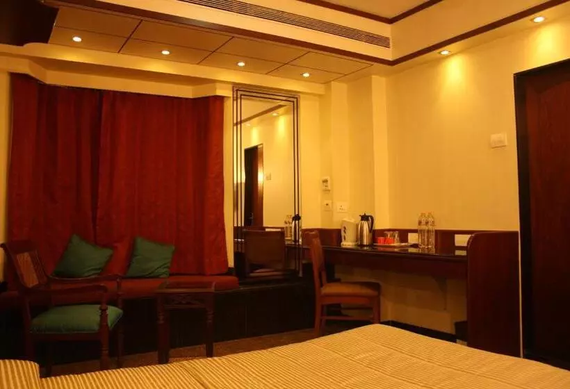 Fotos del hotel Karl Residency:  25