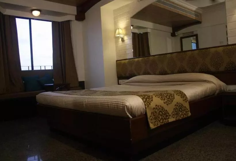 Fotos del hotel Karl Residency:  21