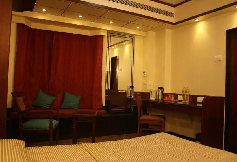 Fotos del hotel Karl Residency:  20