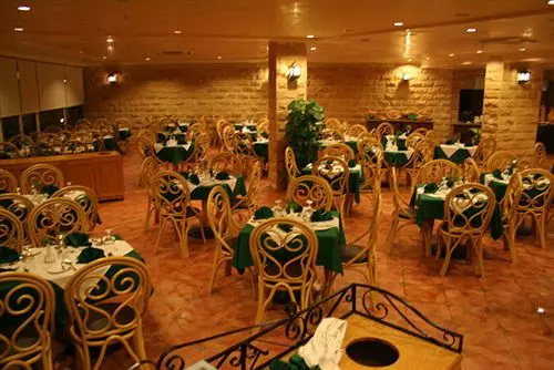 Fotos del hotel Golden 5 Topaz Suites Hotel:  21