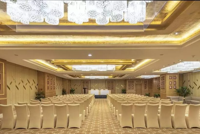 Fotos del hotel Radisson Gurugram Sohna Road City Center:  8