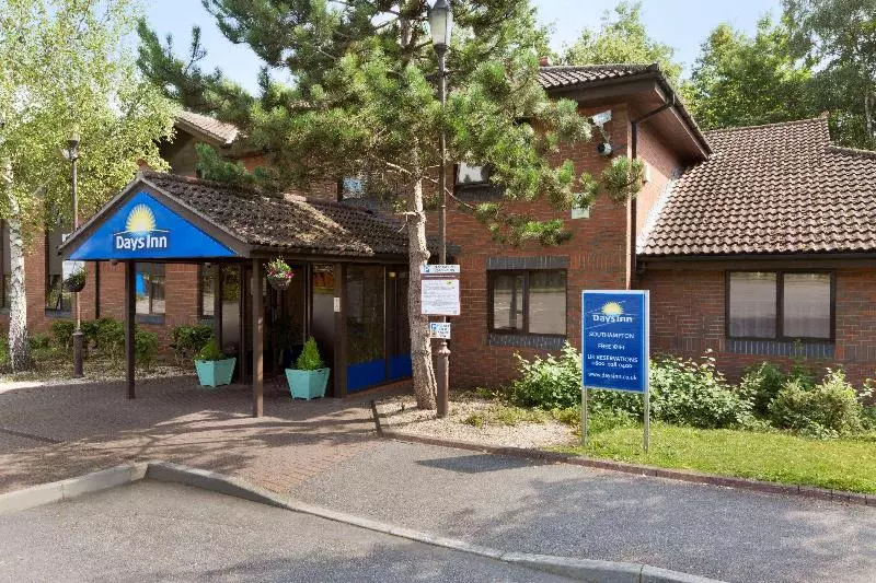 Fotos del hotel Days Inn Southampton Rownhams:  18