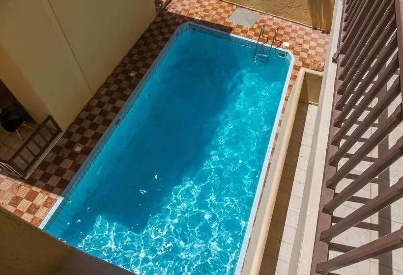 Fotos del hotel Elmi Beach Hotel & Suites:  11