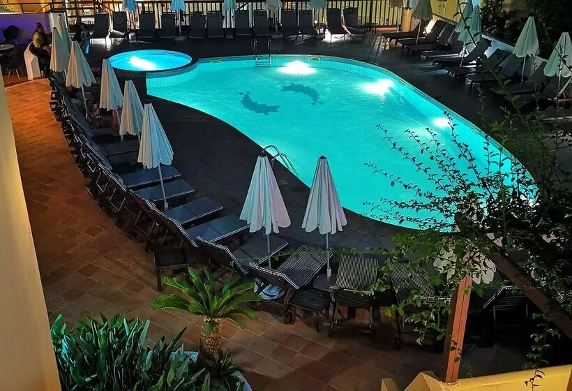 Fotos del hotel Elmi Beach Hotel & Suites:  19