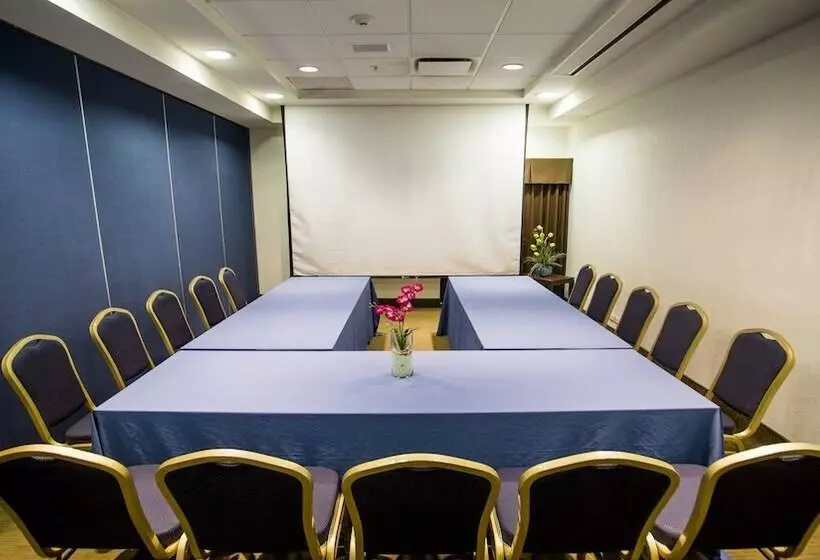 Fotos del hotel Holiday Inn Express & Suites Tuxtla Gutierrez La Marimba, An Ihg:  6