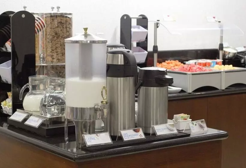 Fotos del hotel Holiday Inn Express & Suites Tuxtla Gutierrez La Marimba, An Ihg:  9